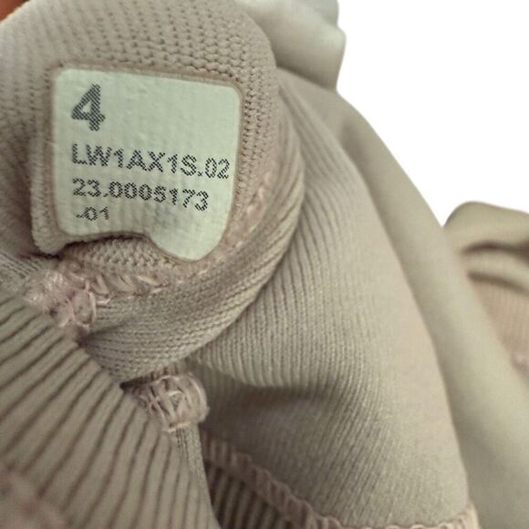 Lululemon lilac ribbed tank top size 4 - Picture 4 of 4